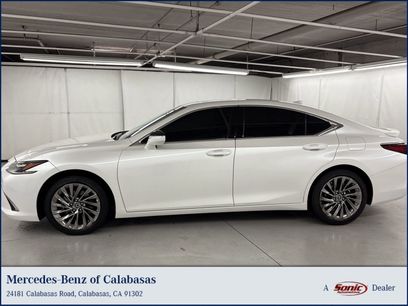 Used 2025 Lexus ES 300h w/ Luxury Package