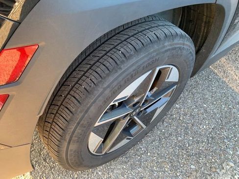 Certified 2025 Hyundai Tucson SEL AWD/4WD image 5