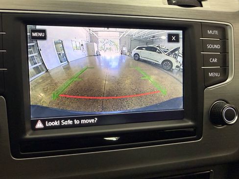 Used 2017 Volkswagen Golf SEL FWD image 17