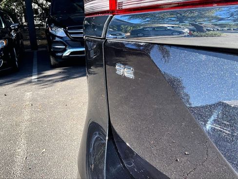 Certified 2024 Volkswagen Atlas SE image 9