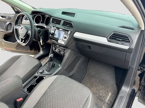 Used 2018 Volkswagen Tiguan S image 26