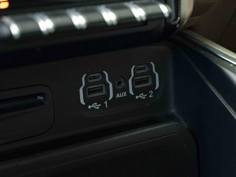 Used 2019 RAM 1500 Laramie AWD/4WD image 33