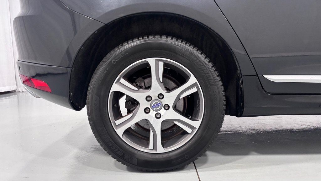 Used 2015 Volvo XC60 T6 Platinum AWD/4WD image 34