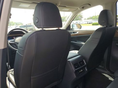 Certified 2025 Volkswagen Atlas SE AWD/4WD image 13