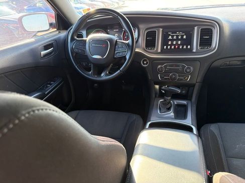Used 2022 Dodge Charger SXT RWD image 19