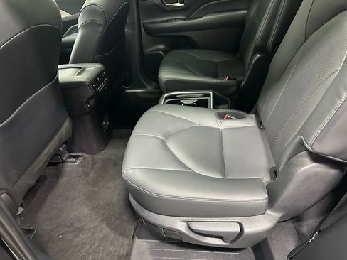 Used 2025 Toyota Grand Highlander AWD image 49