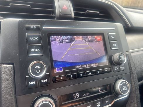 Used 2021 Honda Civic LX image 5