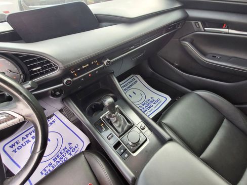 Used 2020 MAZDA MAZDA3 Sedan w/ Black Accent Package image 11