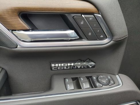 New 2026 Chevrolet Silverado 1500 High Country w/ High Country Premium Package AWD/4WD image 13