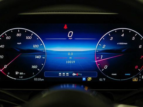 Used 2025 Mercedes-Benz GLC 300 4MATIC image 27