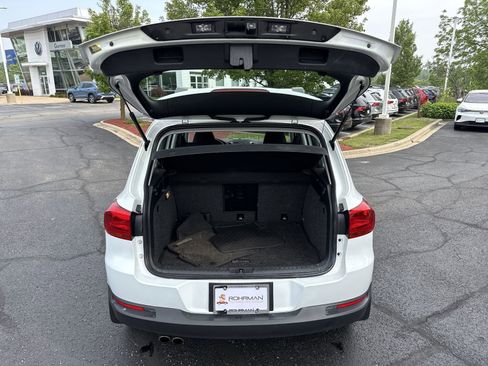 Used 2018 Volkswagen Tiguan Limited image 23