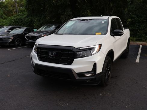Certified 2025 Honda Ridgeline Black Edition image 3
