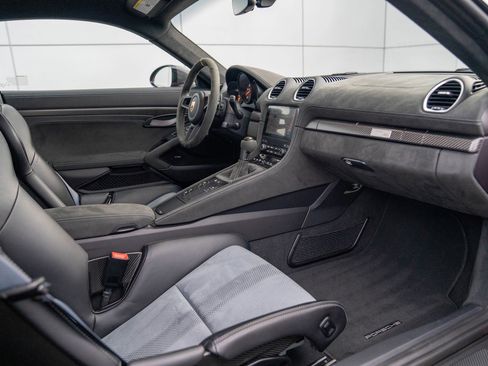 Used 2025 Porsche 718 Cayman GT4 RS image 24