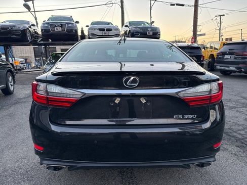 Used 2018 Lexus ES 350 w/ Navigation System Package image 10