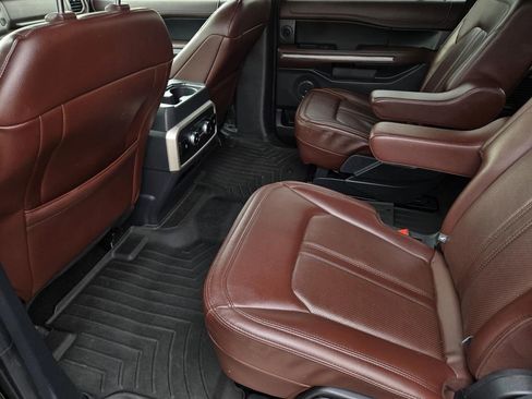 Used 2022 Ford Expedition Limited image 13