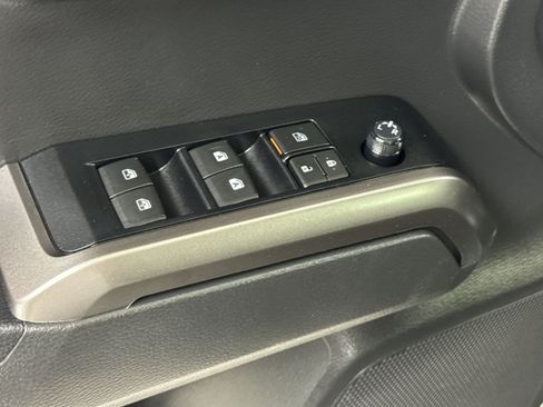 Used 2023 Toyota Tacoma SR5 AWD/4WD image 27