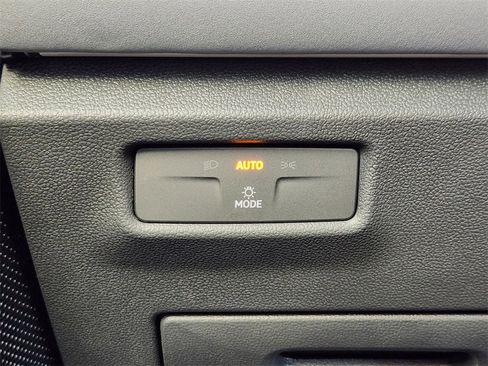 New 2026 Volkswagen Tiguan SE R-Line image 11