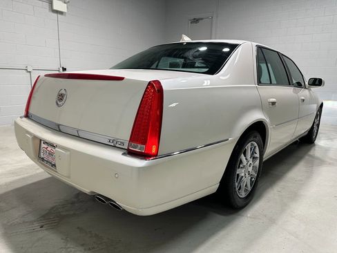 Used 2010 Cadillac DTS Luxury image 5