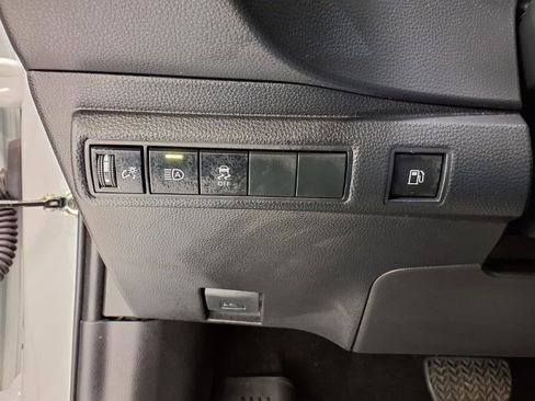 Used 2025 Toyota Corolla SE w/ SE Premium Package image 24