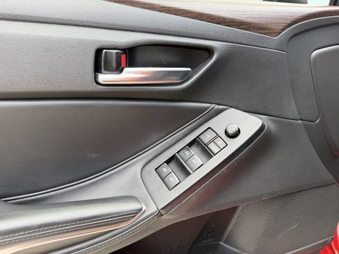 Used 2022 Toyota Avalon XLE FWD image 9