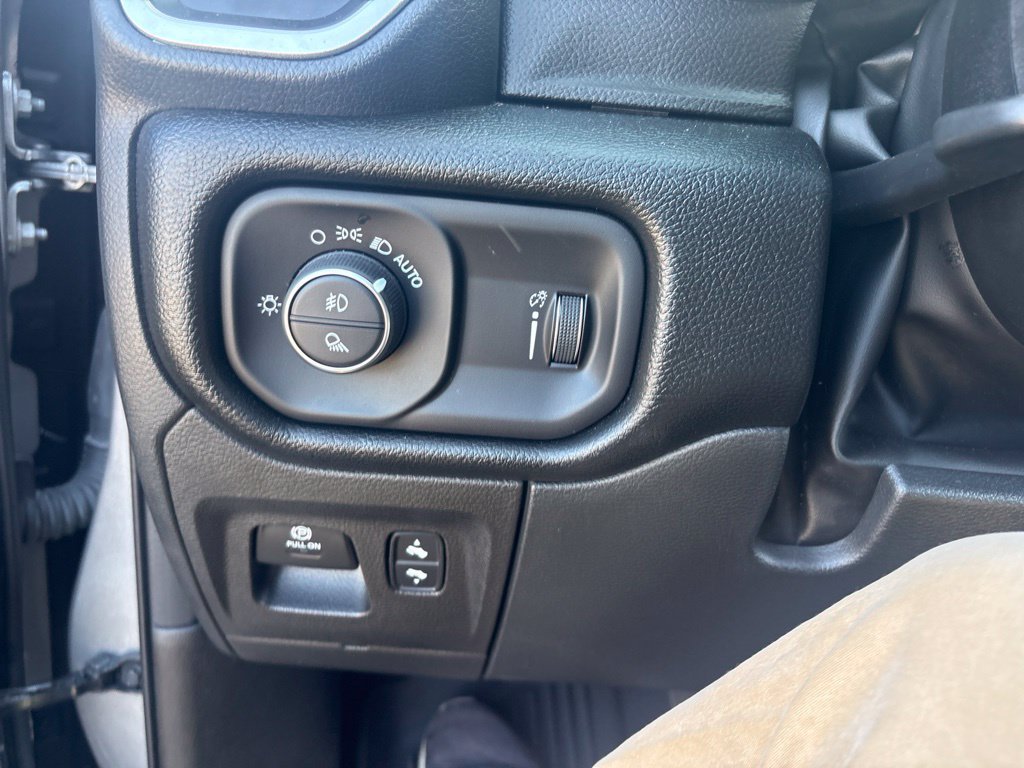 Used 2022 RAM 1500 Big Horn AWD/4WD image 39