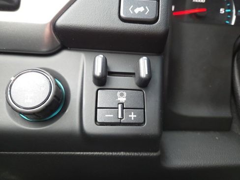 Used 2018 Chevrolet Suburban Premier w/ Max Trailering Package image 10