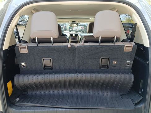 Used 2020 Lexus GX 460 Premium image 11