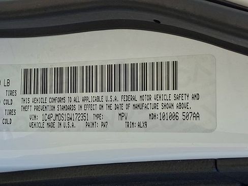 Used 2016 Jeep Cherokee Limited AWD/4WD image 29