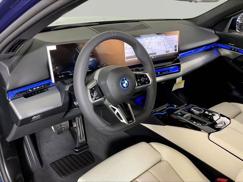 New 2026 BMW i5 eDrive40 AWD/4WD image 10