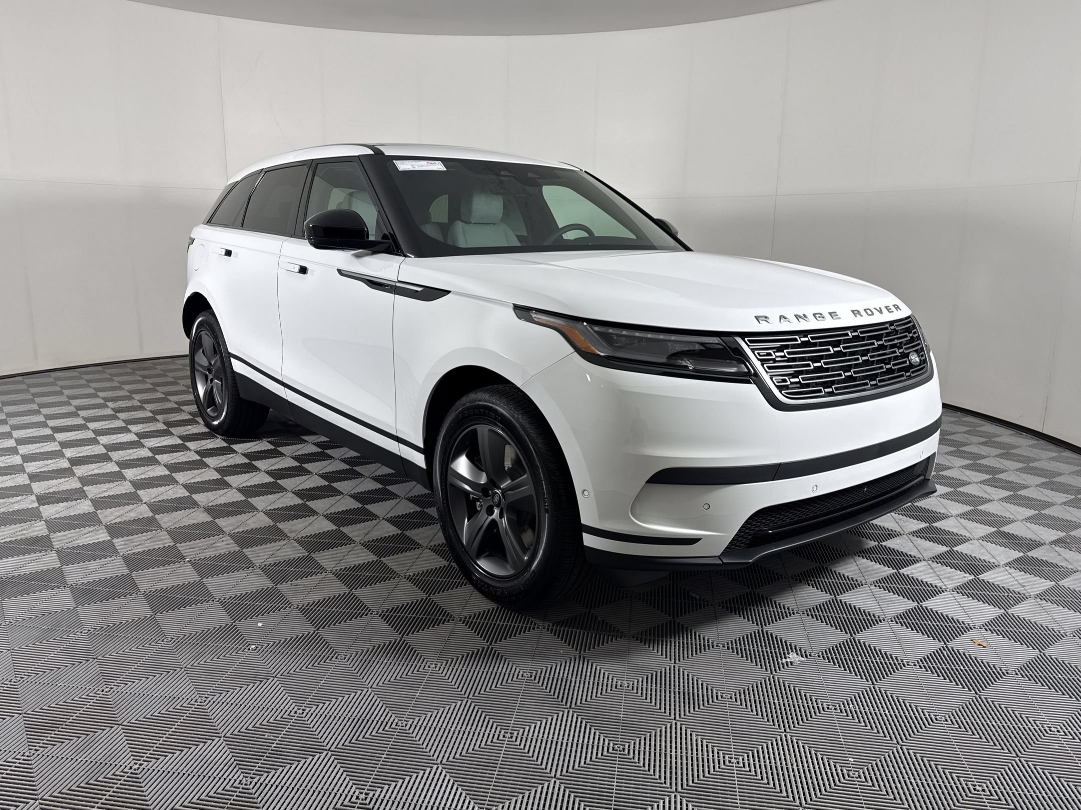 New 2026 Land Rover Range Rover Velar S AWD/4WD image 7