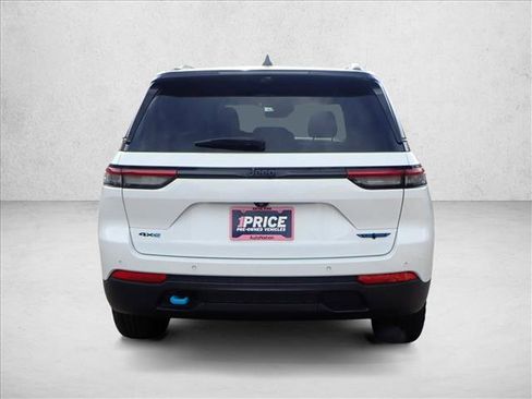 Used 2022 Jeep Grand Cherokee Trailhawk w/ Advanced Protech Group II image 3