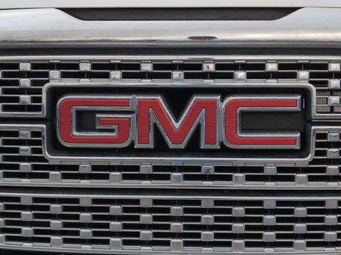 Used 2018 GMC Sierra 1500 Denali w/ Denali Ultimate Package image 9