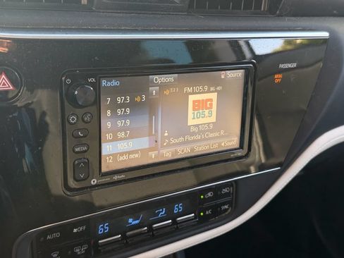 Used 2018 Toyota Corolla iM FWD image 10