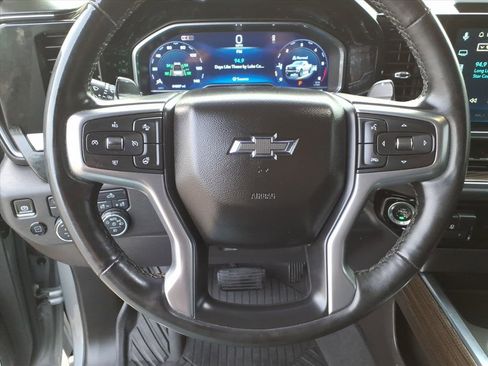 Used 2024 Chevrolet Silverado 1500 LT Trail Boss w/ Convenience Package II AWD/4WD image 18