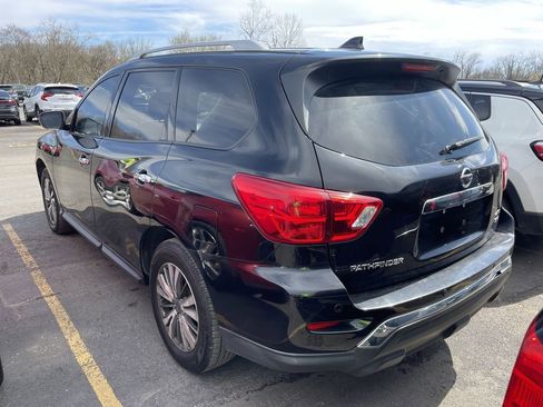 Used 2019 Nissan Pathfinder SV image 6
