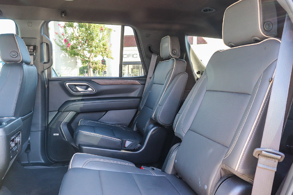 Used 2024 Chevrolet Tahoe Premier RWD image 18