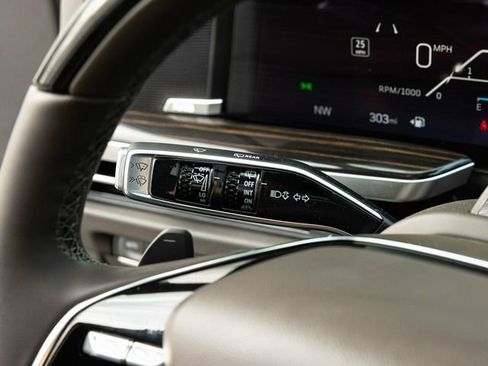 Used 2026 Cadillac Escalade Luxury w/ Touring Package image 43