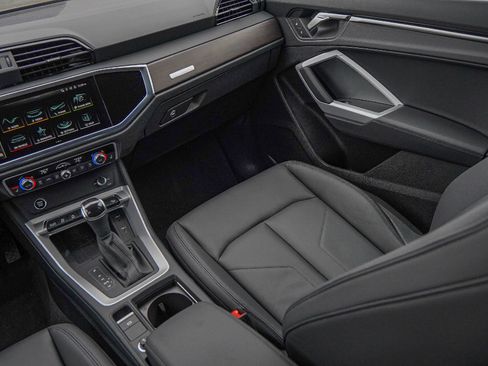 Certified 2025 Audi Q3 2.0T Premium w/ Convenience Package image 25