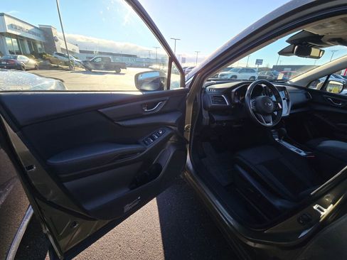 Used 2023 Subaru Ascent Premium w/ Convenience Package image 16