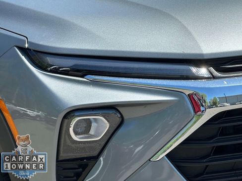 Used 2025 Chevrolet TrailBlazer LT FWD image 11