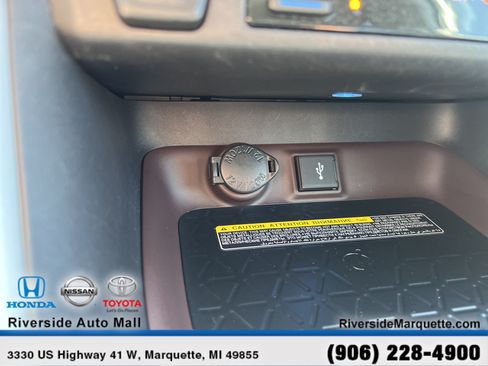 Used 2020 Toyota RAV4 Limited AWD/4WD image 18