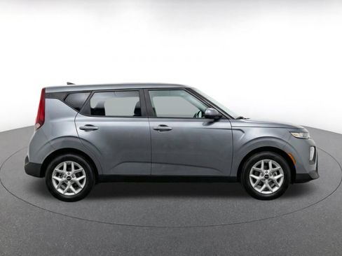 Used 2025 Kia Soul LX w/ LX Technology Package FWD image 14