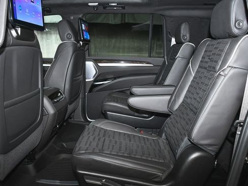 Used 2026 Cadillac Escalade ESV Platinum Sport w/ LPO, ONYX Package AWD/4WD image 52