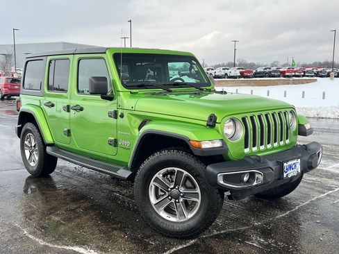 Used 2019 Jeep Wrangler Unlimited Sahara w/ Cold Weather Group image 42