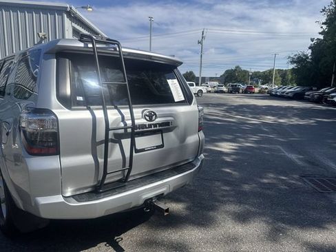 Used 2023 Toyota 4Runner SR5 Premium w/ Moonroof Package AWD/4WD image 36
