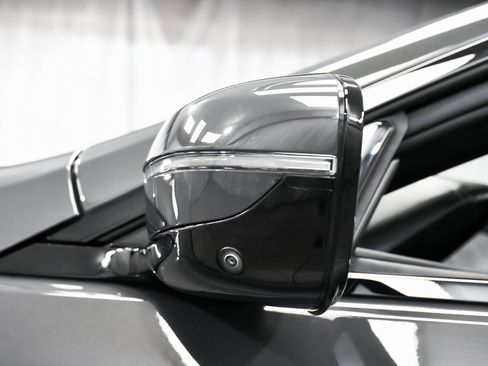 Used 2022 BMW 840i xDrive Convertible w/ Driving Assistance Package image 92