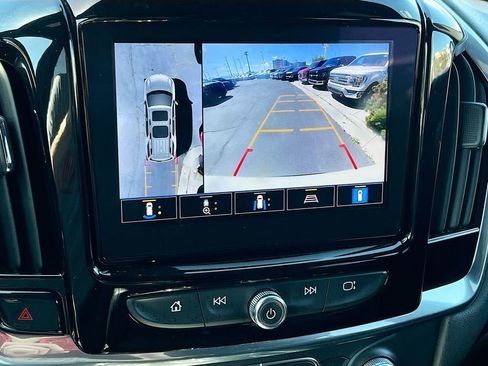 Used 2022 Chevrolet Traverse LT w/ LT Premium Package AWD/4WD image 14