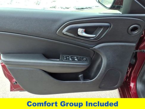 Used 2016 Chrysler 200 S w/ Comfort Group image 11
