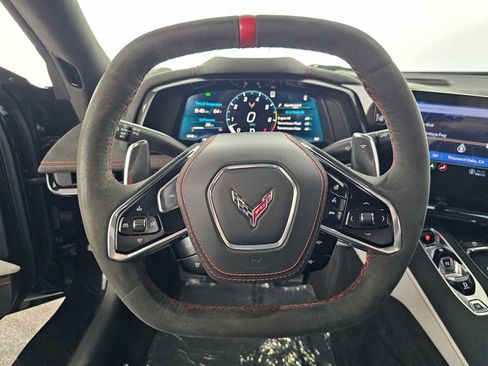 Used 2023 Chevrolet Corvette Stingray Premium Conv w/ Z51 Performance Package image 18