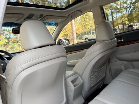 Used 2011 Subaru Outback 2.5i Limited w/ PWR Moonroof Pkg image 19